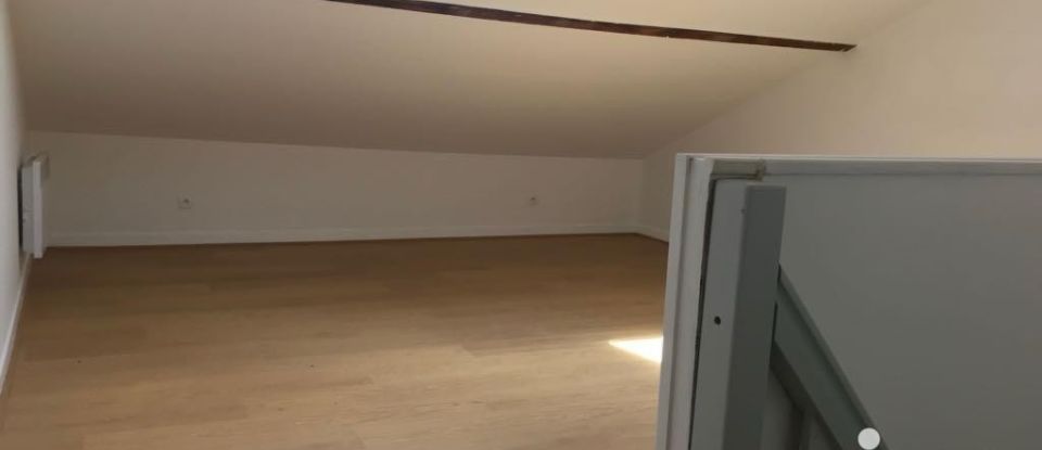 Apartment 3 rooms of 77 m² in Bourges (18000)
