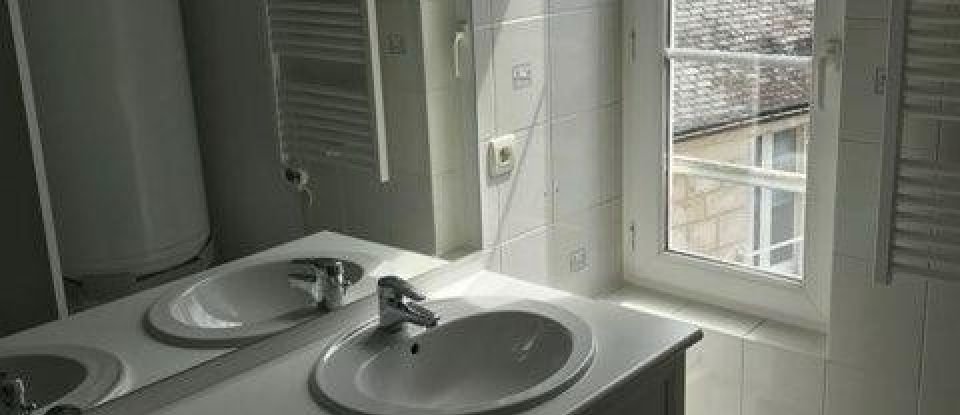 Apartment 3 rooms of 77 m² in Bourges (18000)