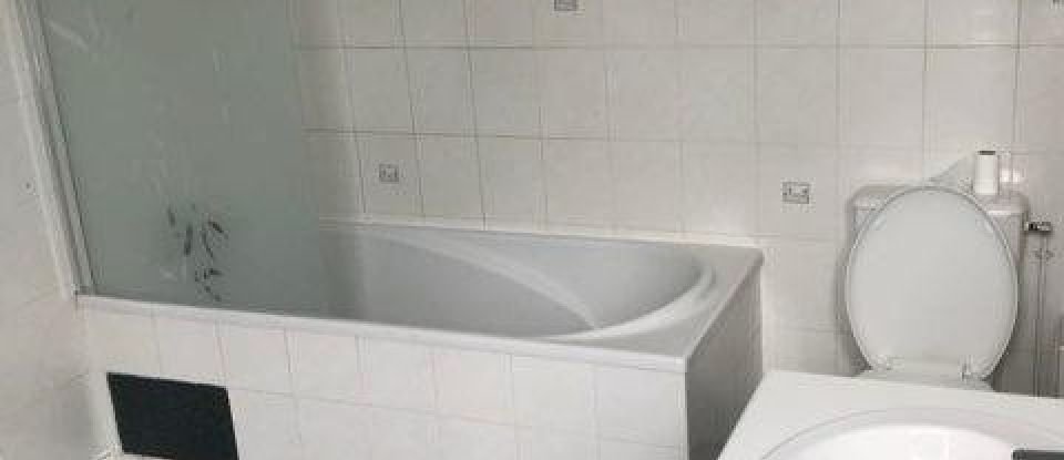 Apartment 3 rooms of 77 m² in Bourges (18000)