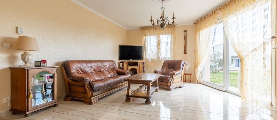 House 5 rooms of 140 m² in Vitry-sur-Orne (57185)