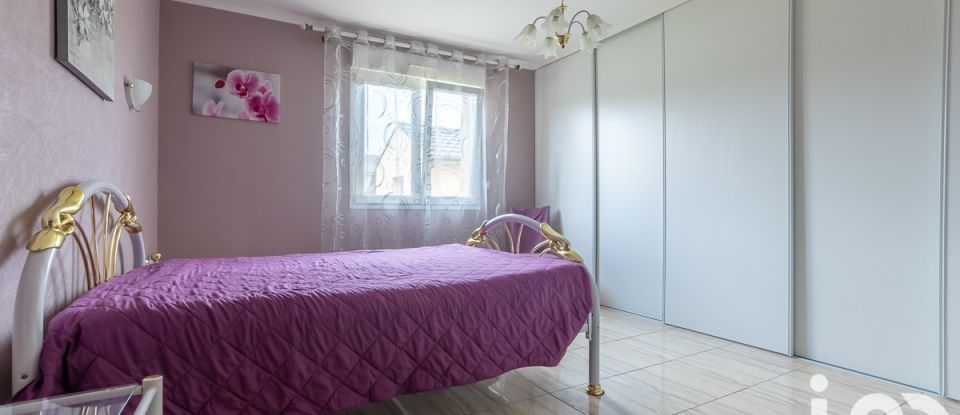 House 5 rooms of 140 m² in Vitry-sur-Orne (57185)