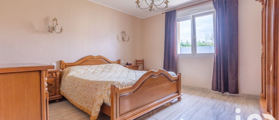 House 5 rooms of 140 m² in Vitry-sur-Orne (57185)