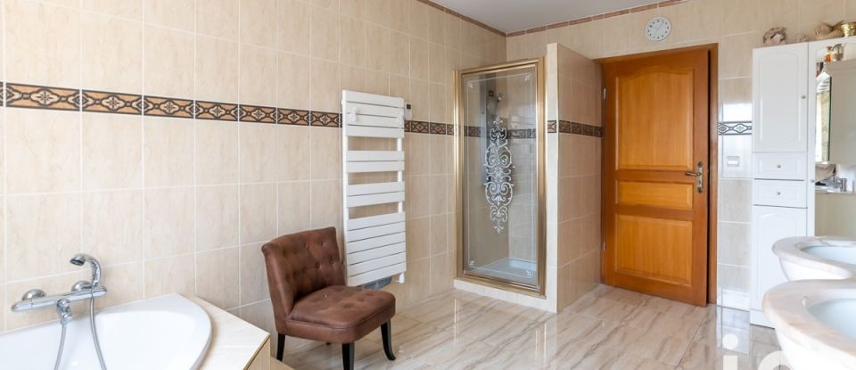 House 5 rooms of 140 m² in Vitry-sur-Orne (57185)