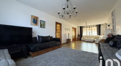 House 8 rooms of 237 m² in Roissy-en-Brie (77680)