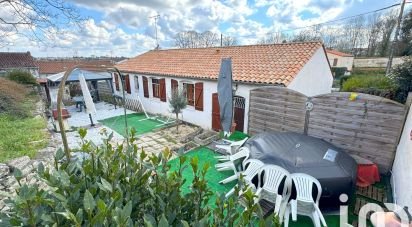 Pavilion 4 rooms of 100 m² in Fontenay-le-Comte (85200)