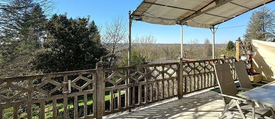 House 7 rooms of 153 m² in Abrest (03200)