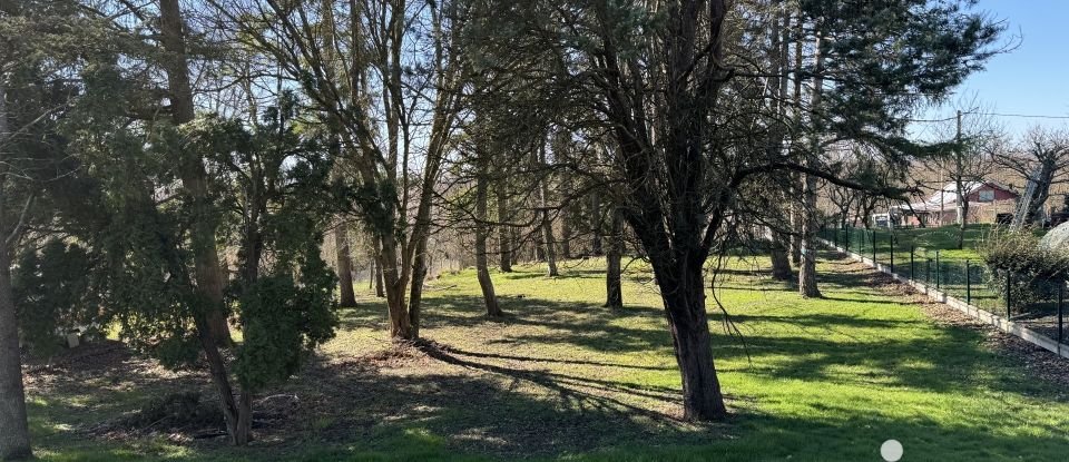 House 7 rooms of 153 m² in Abrest (03200)