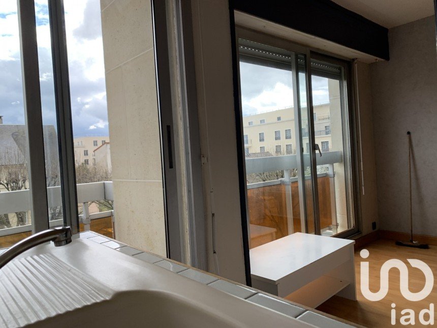 Studio 1 room of 28 m² in Saint-Maur-des-Fossés (94210)