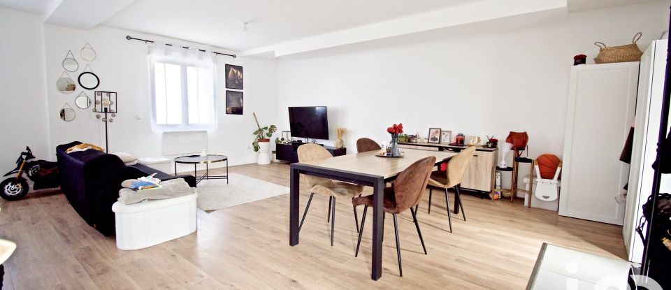 House 5 rooms of 92 m² in Rouvres-Saint-Jean (45300)