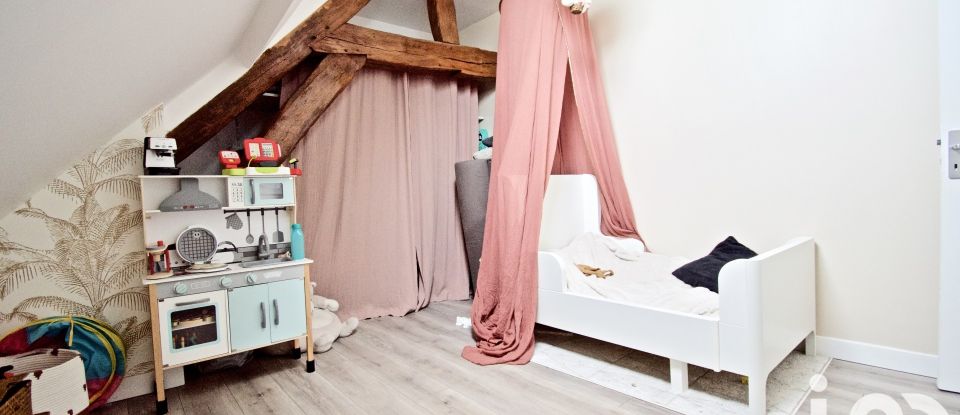House 5 rooms of 92 m² in Rouvres-Saint-Jean (45300)