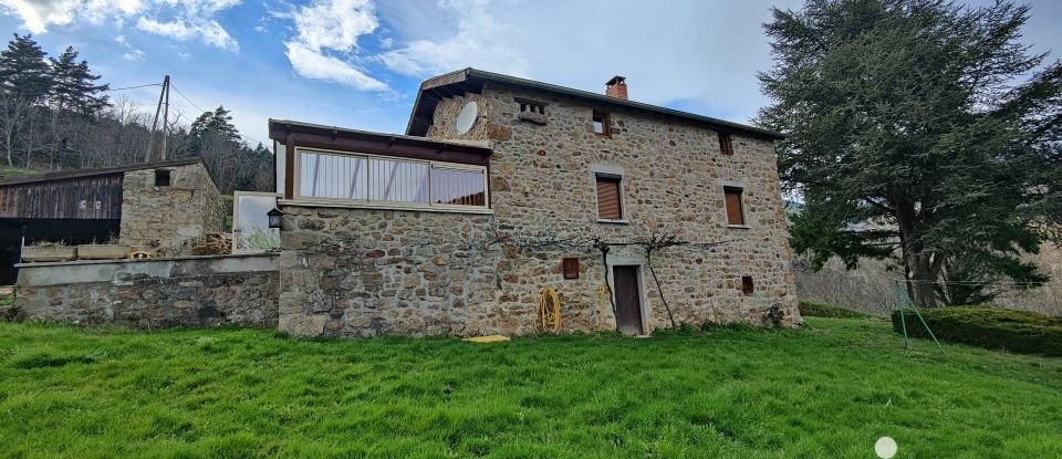 Maison rustique 5 pièces de 91 m² à Nozières (07270)