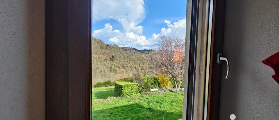 Maison rustique 5 pièces de 91 m² à Nozières (07270)