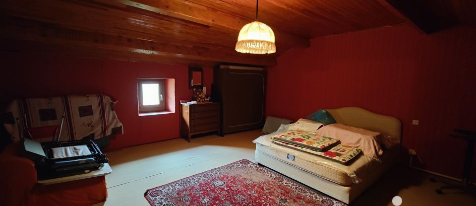 Maison rustique 5 pièces de 91 m² à Nozières (07270)