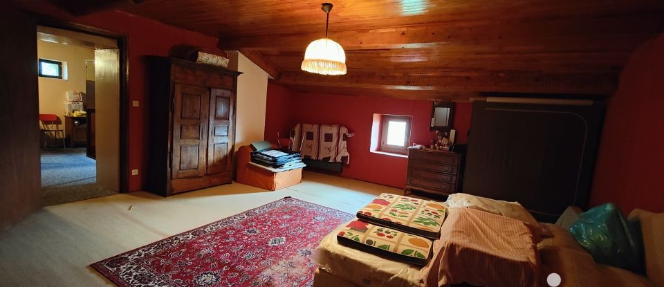 Maison rustique 5 pièces de 91 m² à Nozières (07270)