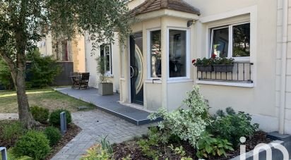 House 7 rooms of 166 m² in Chatou (78400)