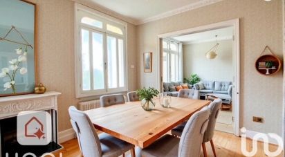 House 5 rooms of 172 m² in Royan (17200)