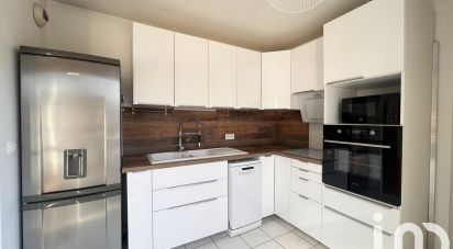 Apartment 3 rooms of 69 m² in Morangis (91420)