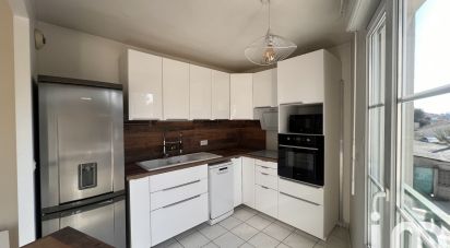 Apartment 3 rooms of 69 m² in Morangis (91420)