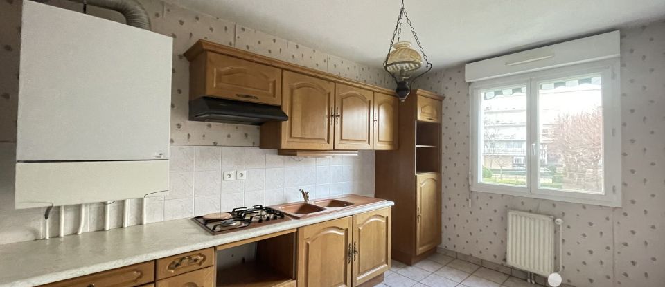 Apartment 3 rooms of 80 m² in Clermont-Ferrand (63100)
