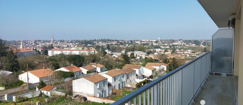 Appartement 3 pièces de 75 m² à Fontenay-le-Comte (85200)