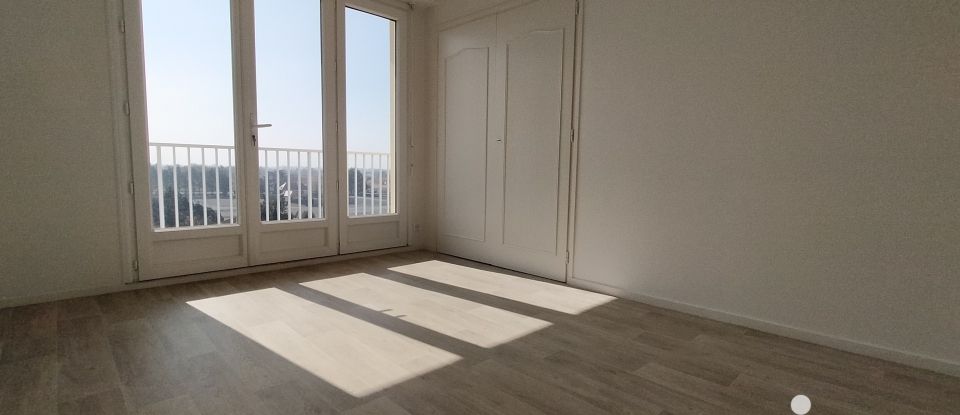 Appartement 3 pièces de 75 m² à Fontenay-le-Comte (85200)