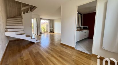 Townhouse 4 rooms of 81 m² in Montigny-le-Bretonneux (78180)