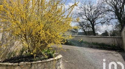 Traditional house 8 rooms of 197 m² in Semblançay (37360)