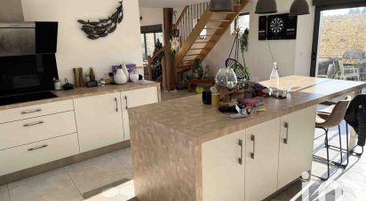 House 7 rooms of 192 m² in Fontenay-le-Comte (85200)