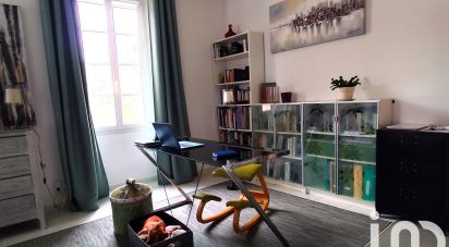 Apartment 3 rooms of 74 m² in Hyères (83400)