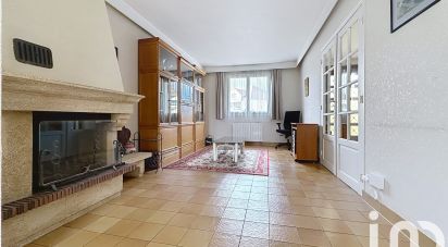 Maison traditionnelle 7 pièces de 132 m² à Rambouillet (78120)
