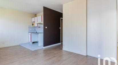 Studio 1 room of 32 m² in Évry (91000)