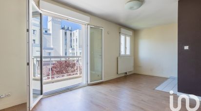 Studio 1 room of 32 m² in Évry (91000)