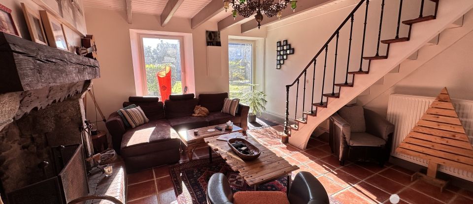 Maison 10 pièces de 210 m² à Regnéville-sur-Mer (50590)