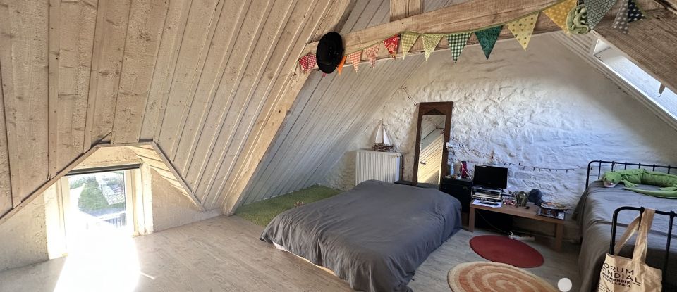 Maison 10 pièces de 210 m² à Regnéville-sur-Mer (50590)