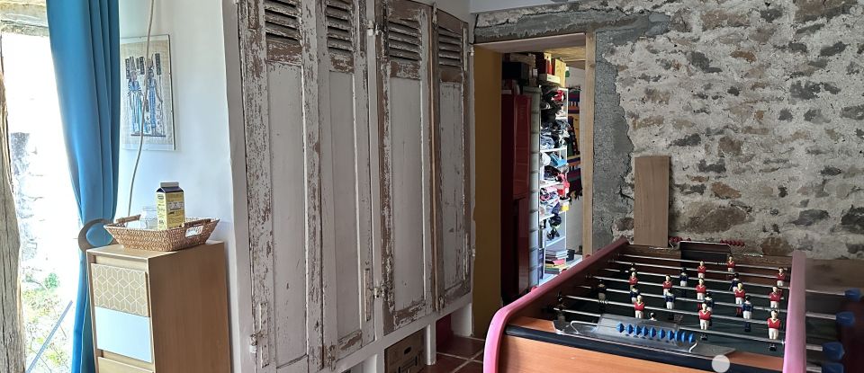 Maison 10 pièces de 210 m² à Regnéville-sur-Mer (50590)