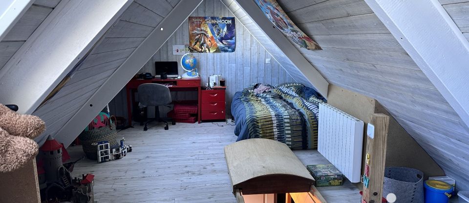 Maison 10 pièces de 210 m² à Regnéville-sur-Mer (50590)