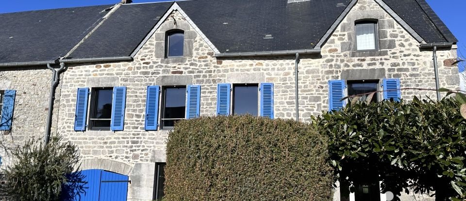Maison 10 pièces de 210 m² à Regnéville-sur-Mer (50590)
