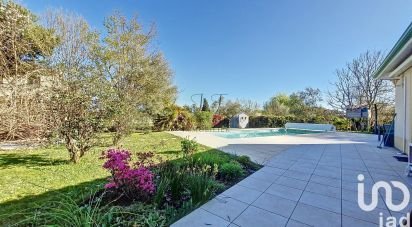 Maison 6 pièces de 140 m² à Carignan-de-Bordeaux (33360)