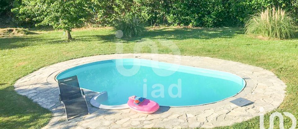 House 6 rooms of 141 m² in Noyers (45260)