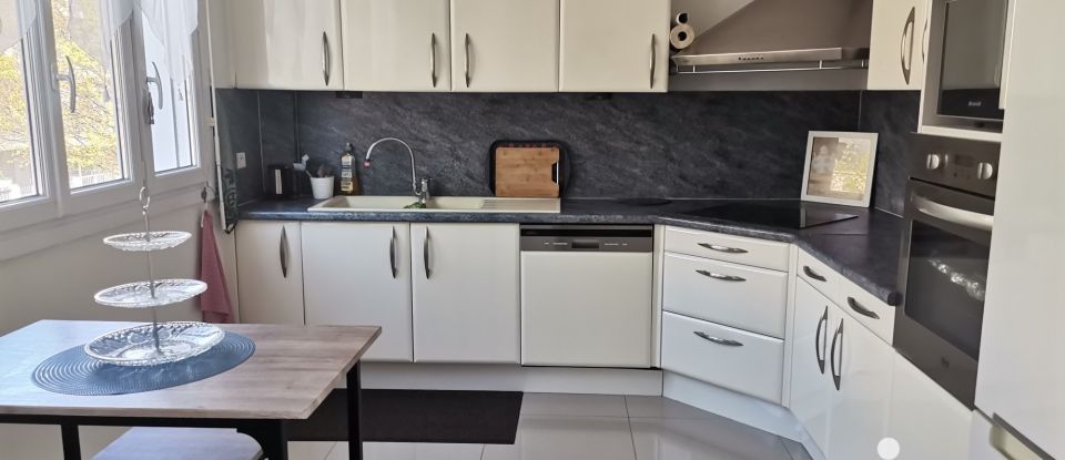 Apartment 3 rooms of 77 m² in Vitry-sur-Seine (94400)