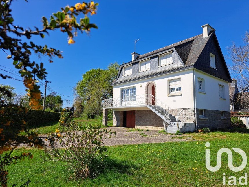 House 5 rooms of 110 m² in Rédené (29300)