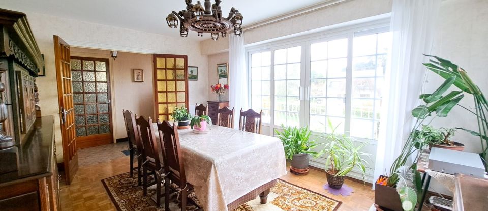 House 5 rooms of 110 m² in Rédené (29300)
