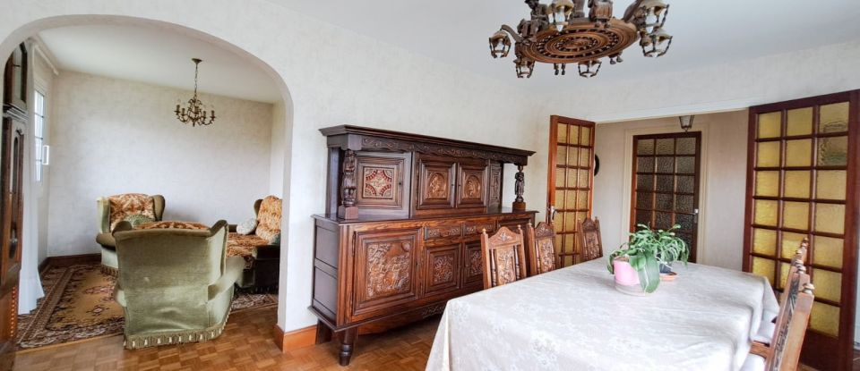 House 5 rooms of 110 m² in Rédené (29300)