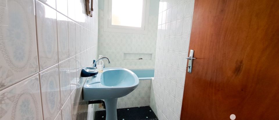 House 5 rooms of 110 m² in Rédené (29300)