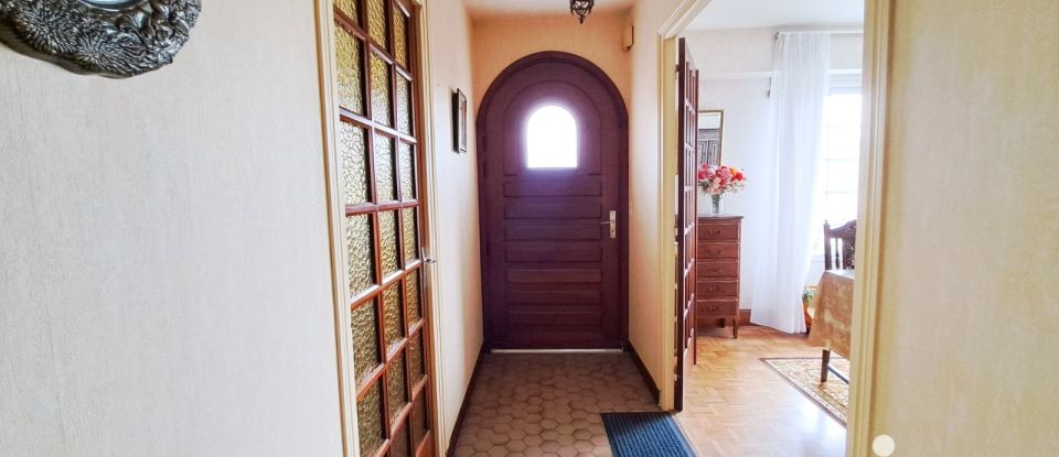 House 5 rooms of 110 m² in Rédené (29300)
