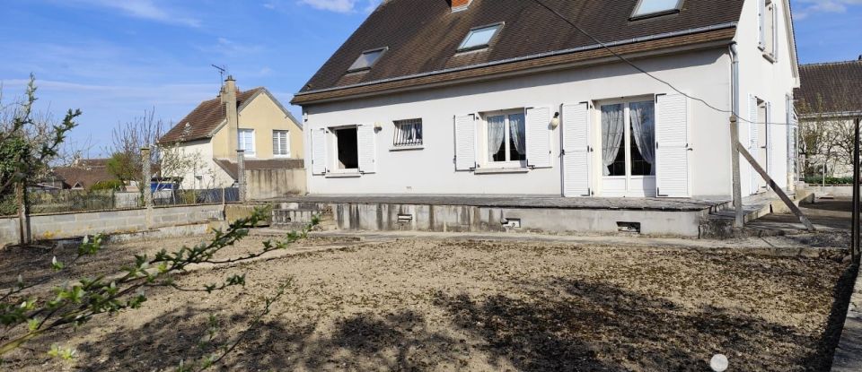 Maison traditionnelle 5 pièces de 159 m² à Le Coudray (28630)