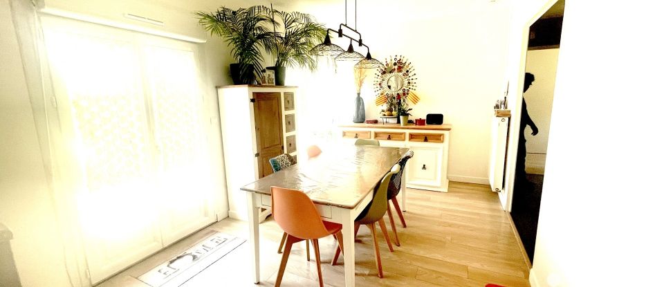 House 5 rooms of 77 m² in Bazoches-sur-le-Betz (45210)