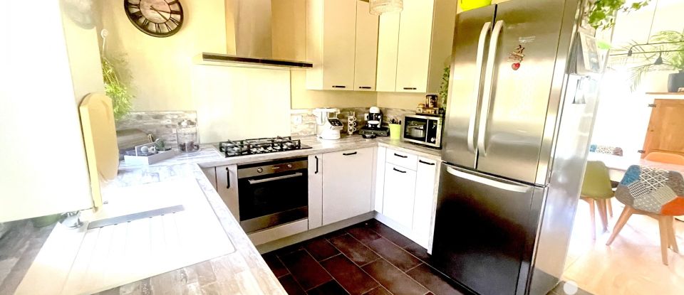 House 5 rooms of 77 m² in Bazoches-sur-le-Betz (45210)