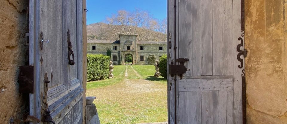 Château 30 pièces de 1 380 m² à Chabeuil (26120)