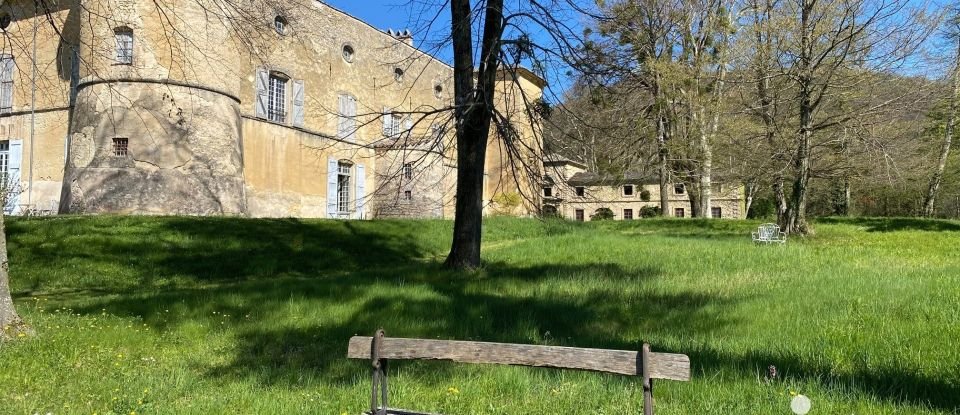Château 30 pièces de 1 380 m² à Chabeuil (26120)